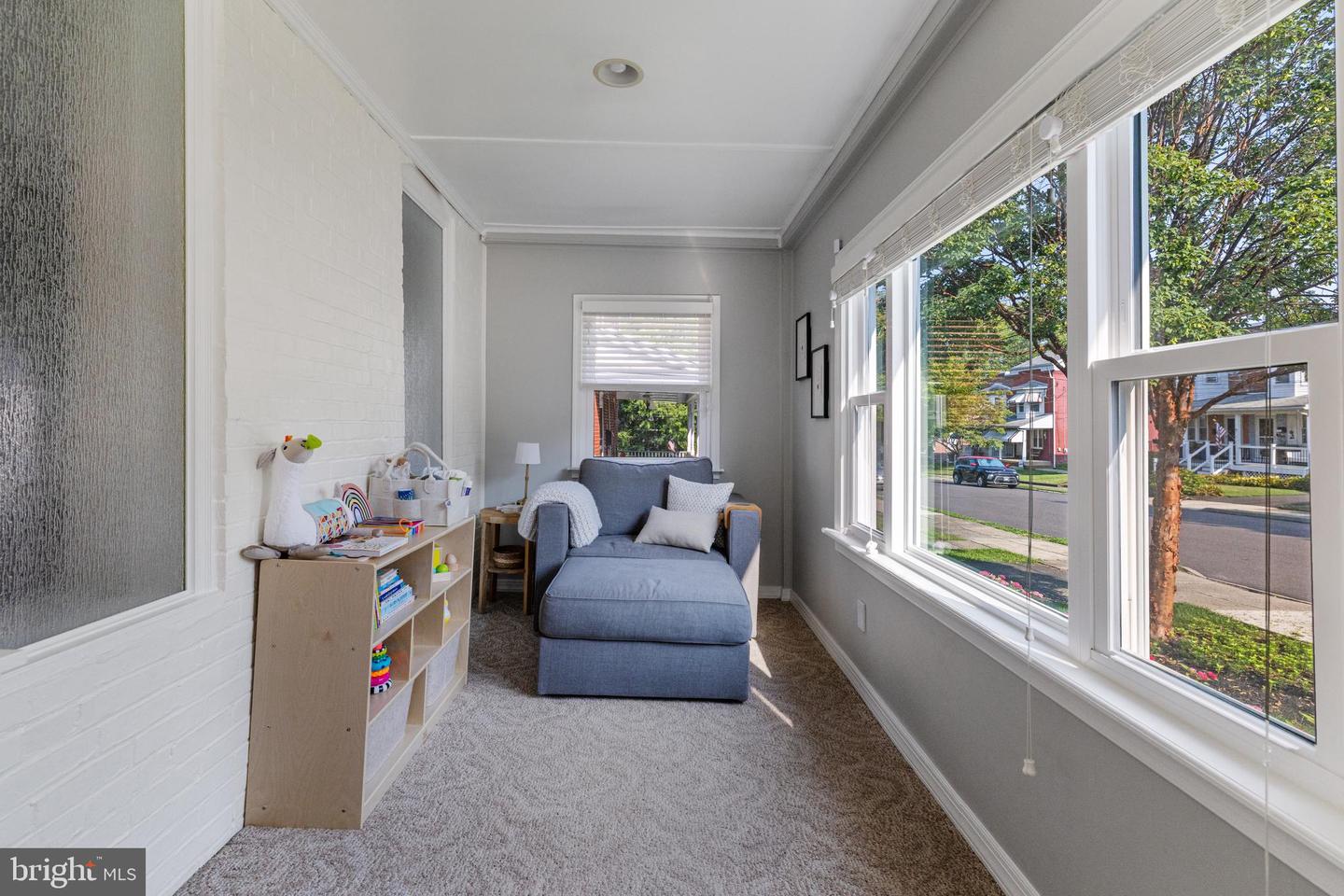216 S 4th St