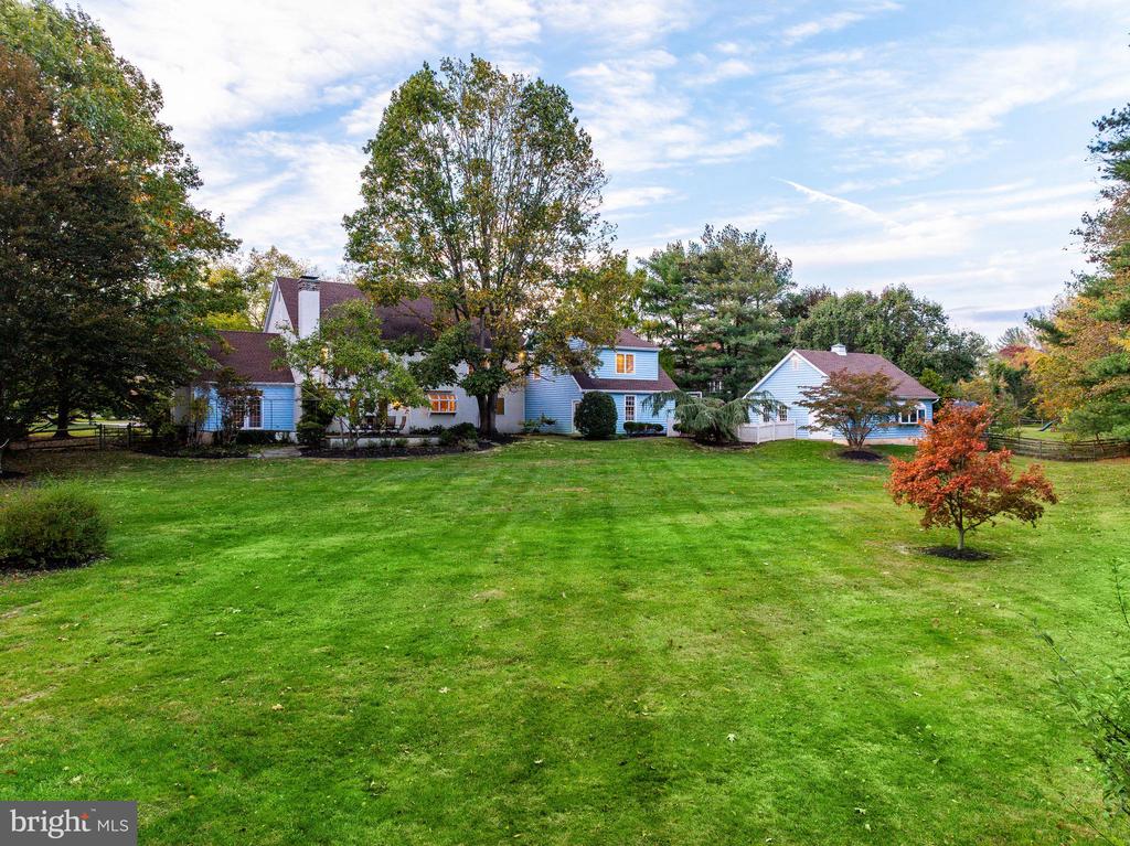 900 GLADESTRY LANE