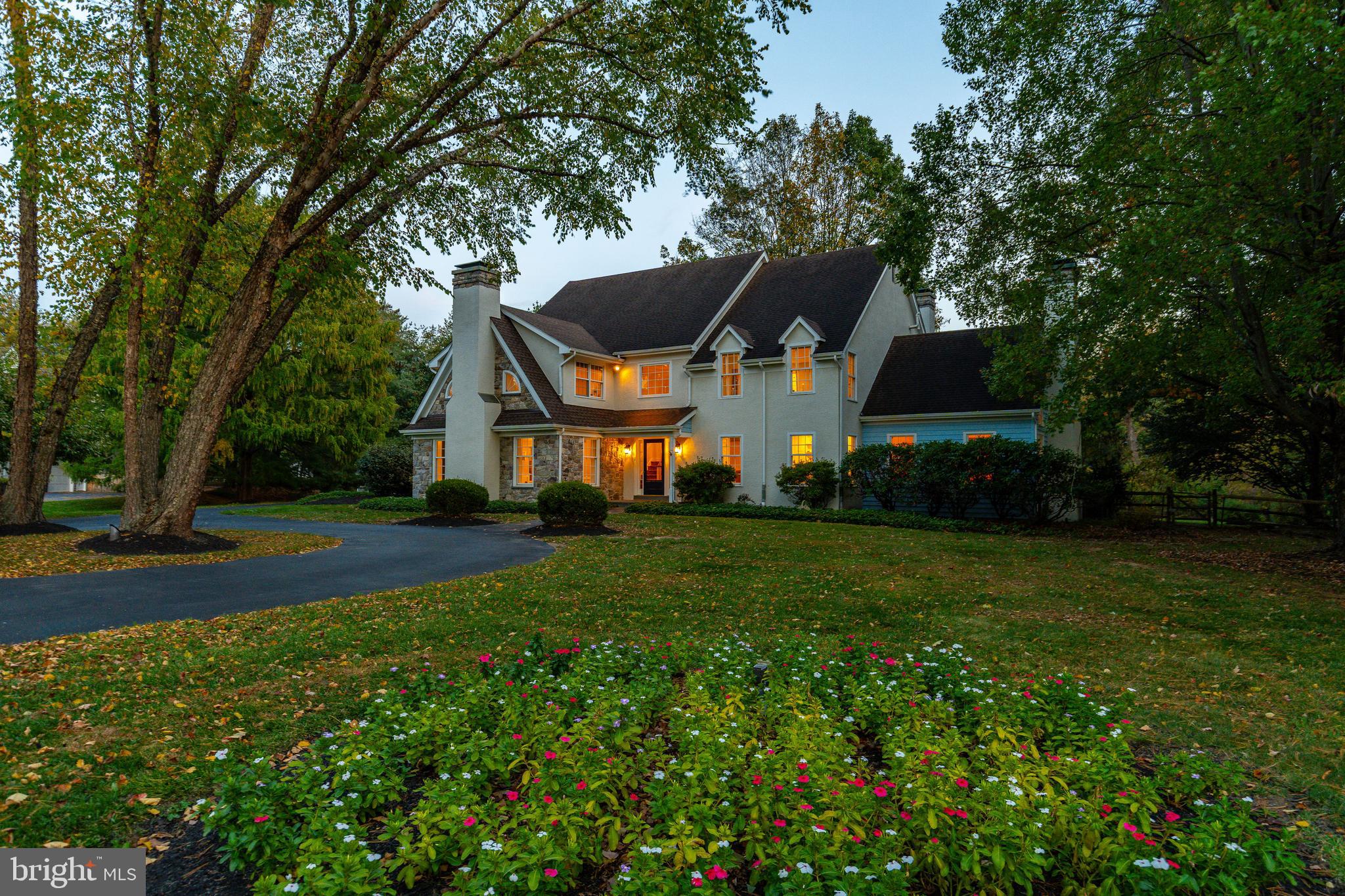 900 GLADESTRY LANE
