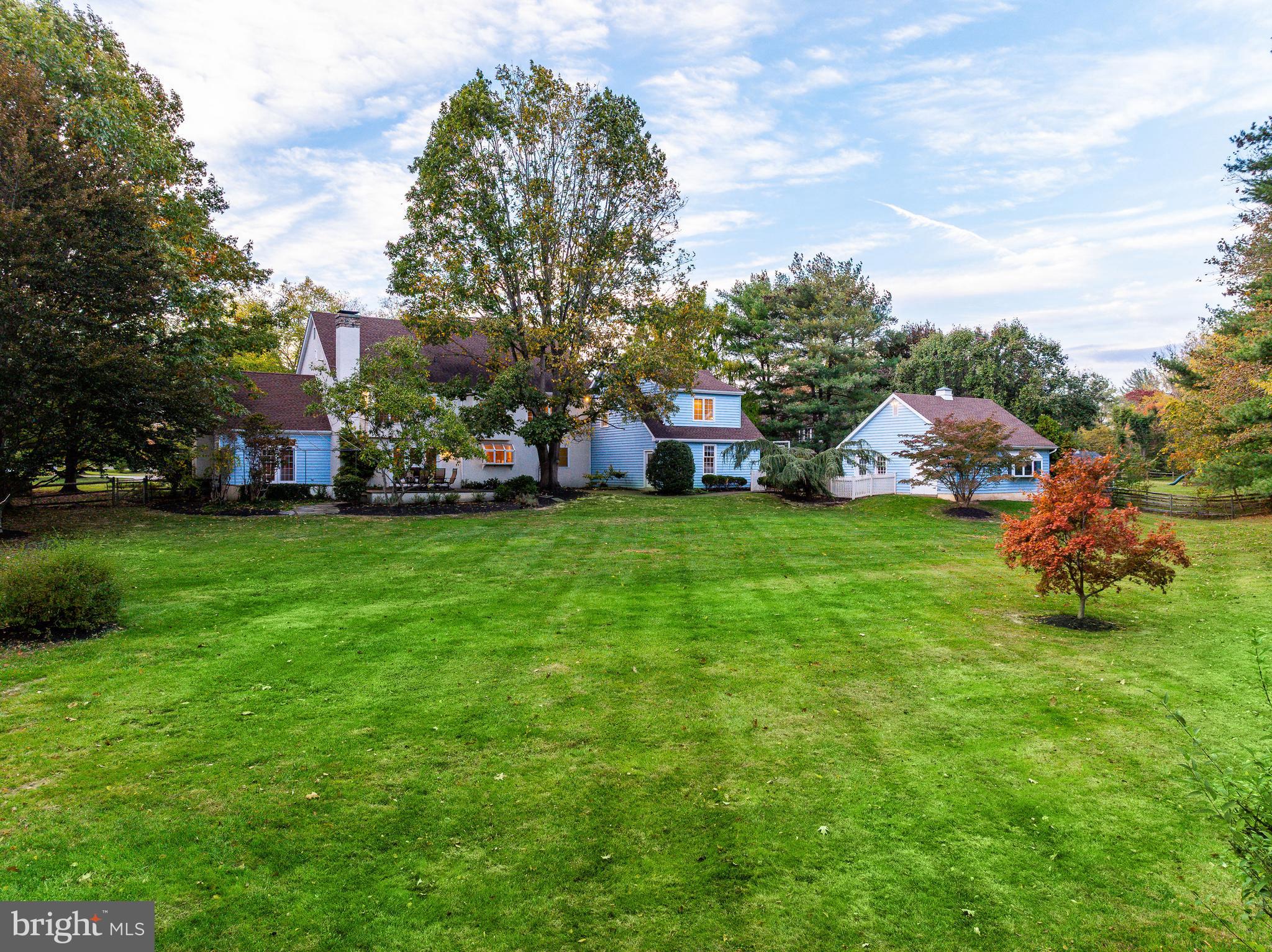 900 GLADESTRY LANE