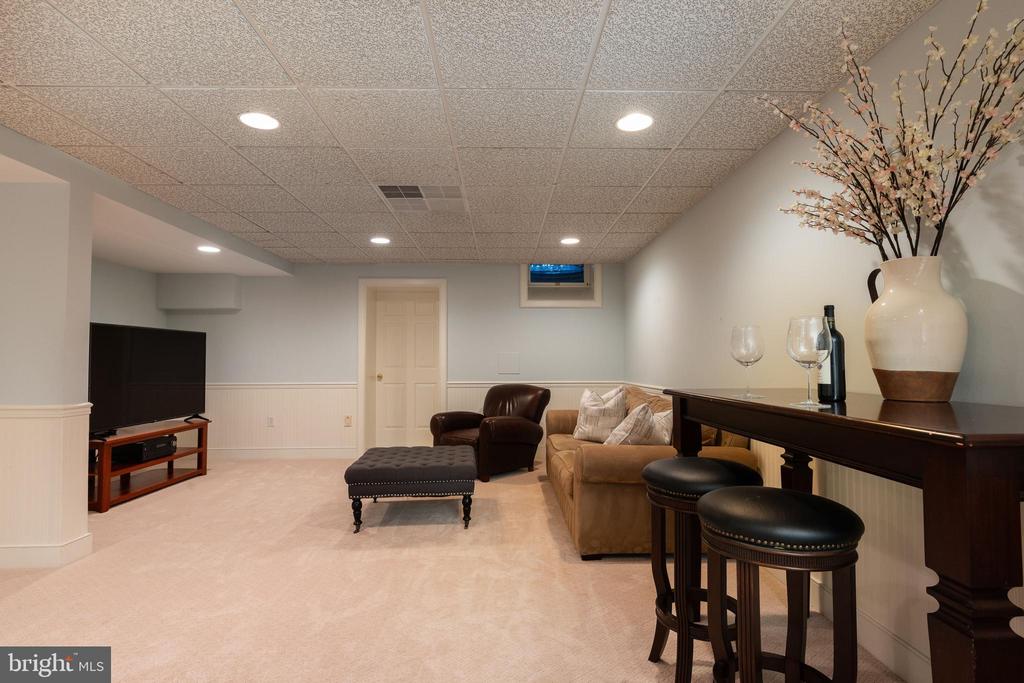 900 GLADESTRY LANE