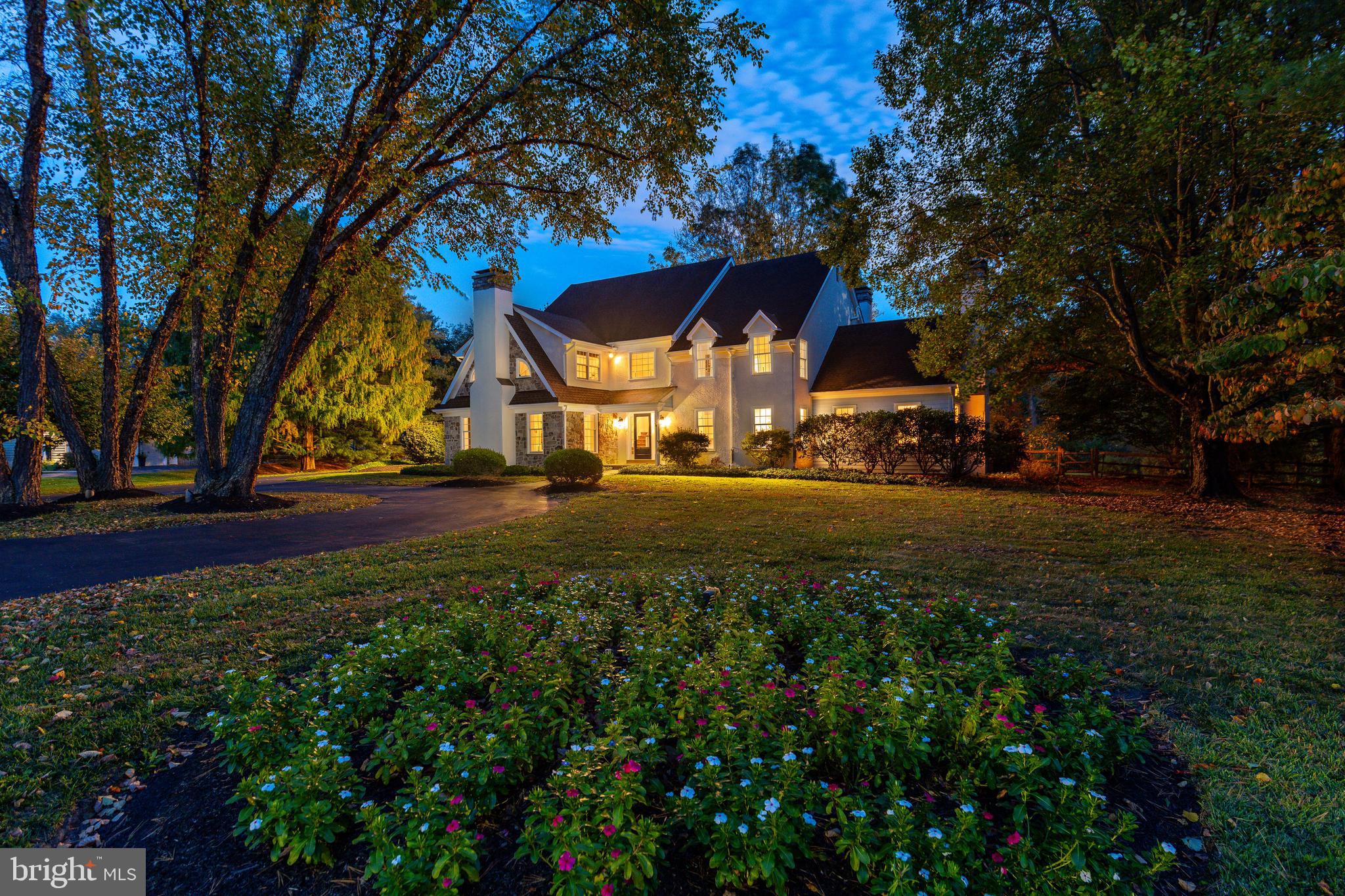 900 GLADESTRY LANE