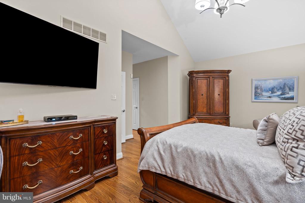 105 BIRKDALE DRIVE