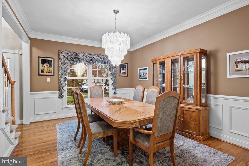 105 BIRKDALE DRIVE