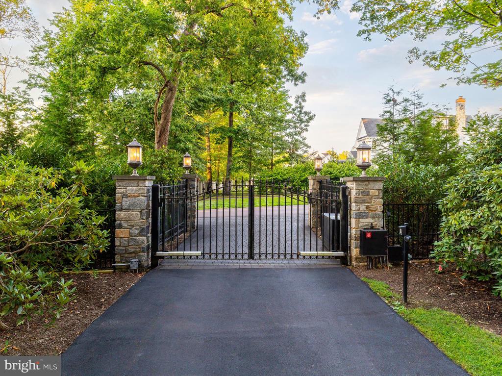 1336 GYPSY HILL ROAD