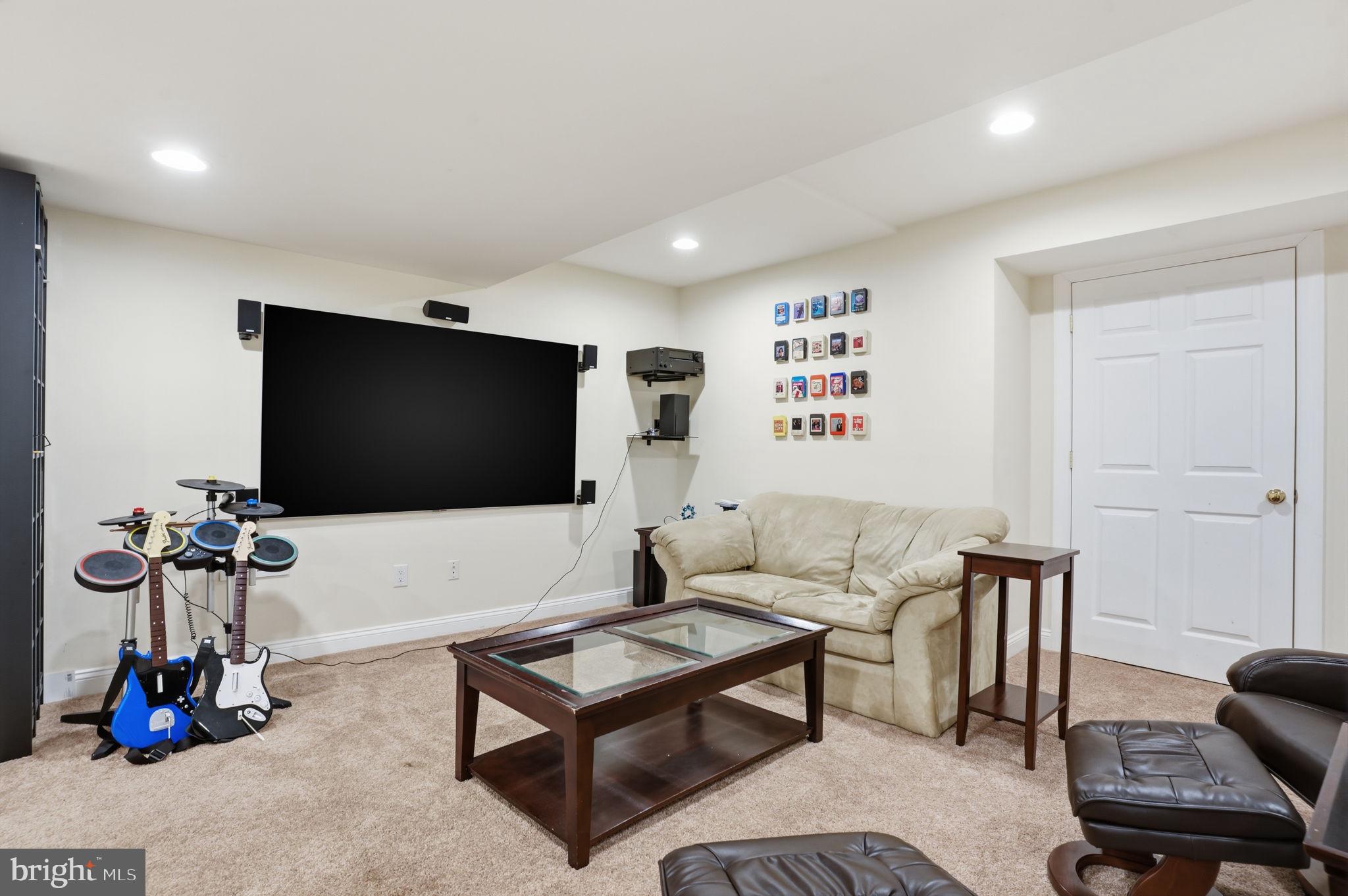 1329 EMERSON COURT