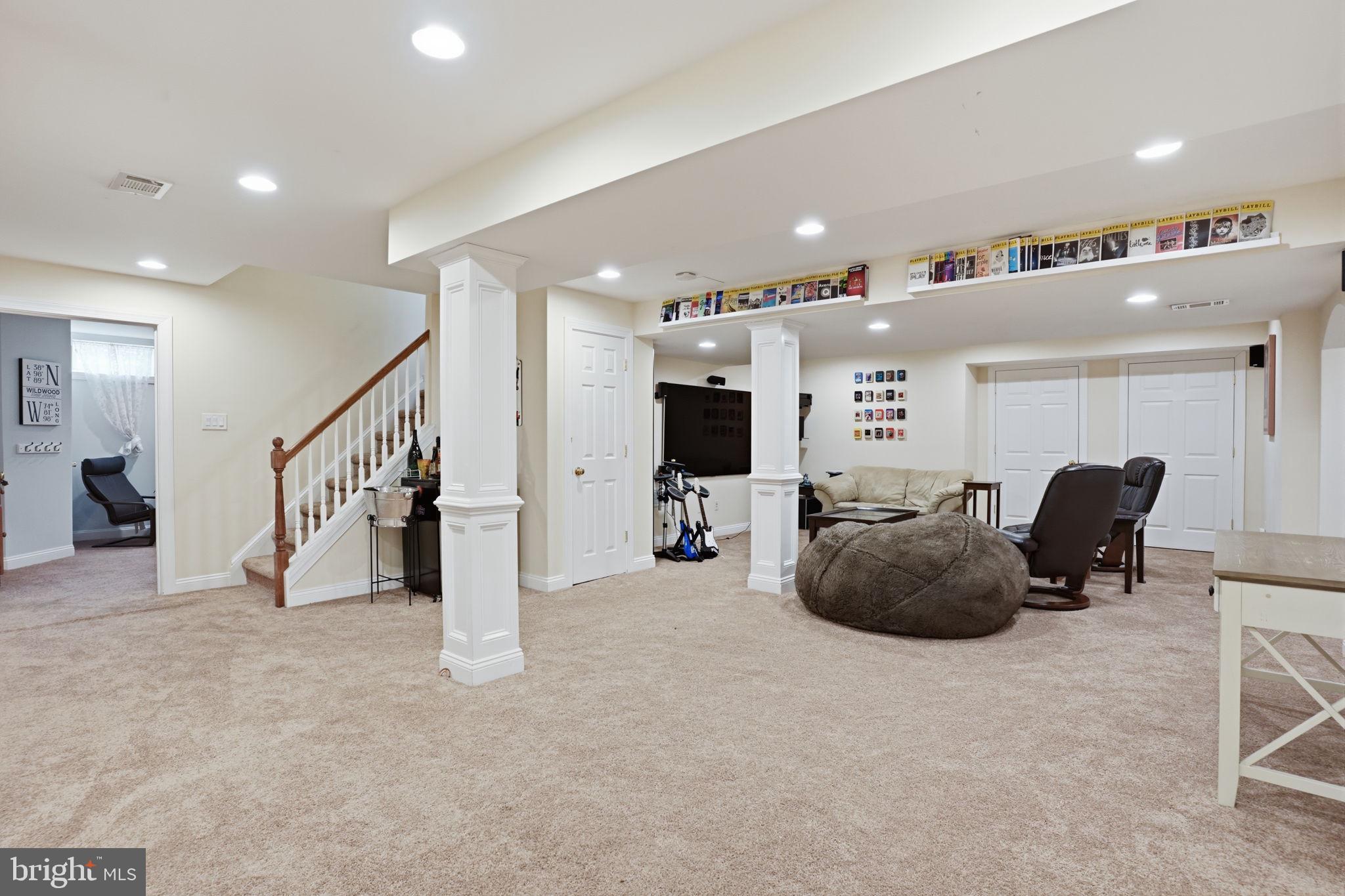 1329 EMERSON COURT
