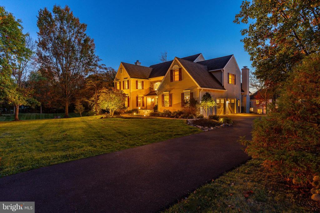 820 FOXFIELD ROAD