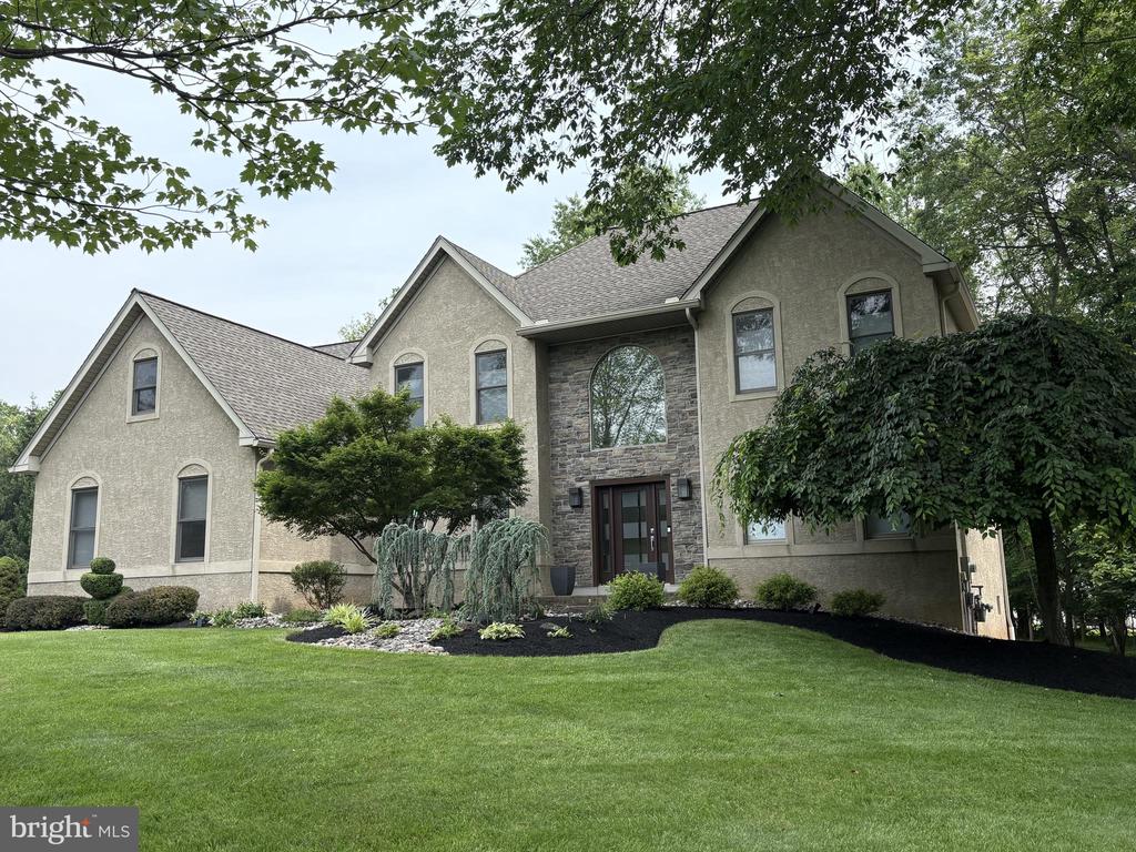 880 WOODED POND