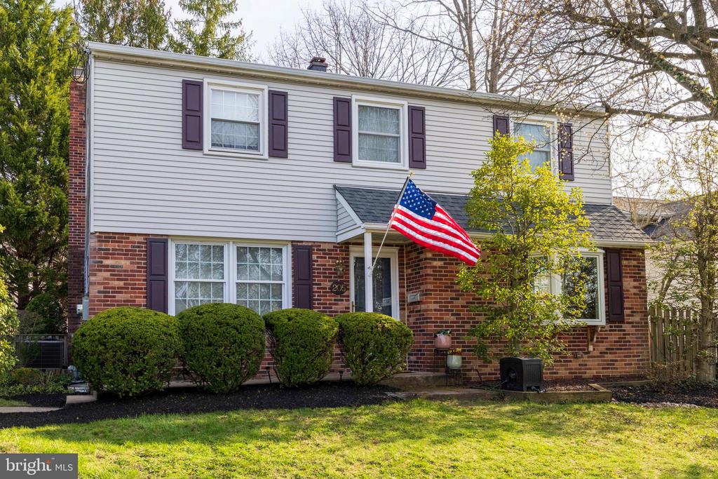 205 ANDERSON LANE