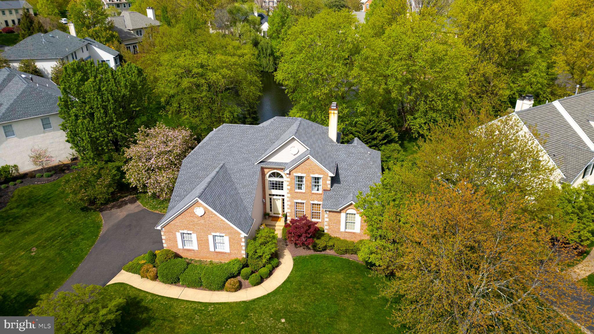 1112 ASHRIDGE COURT