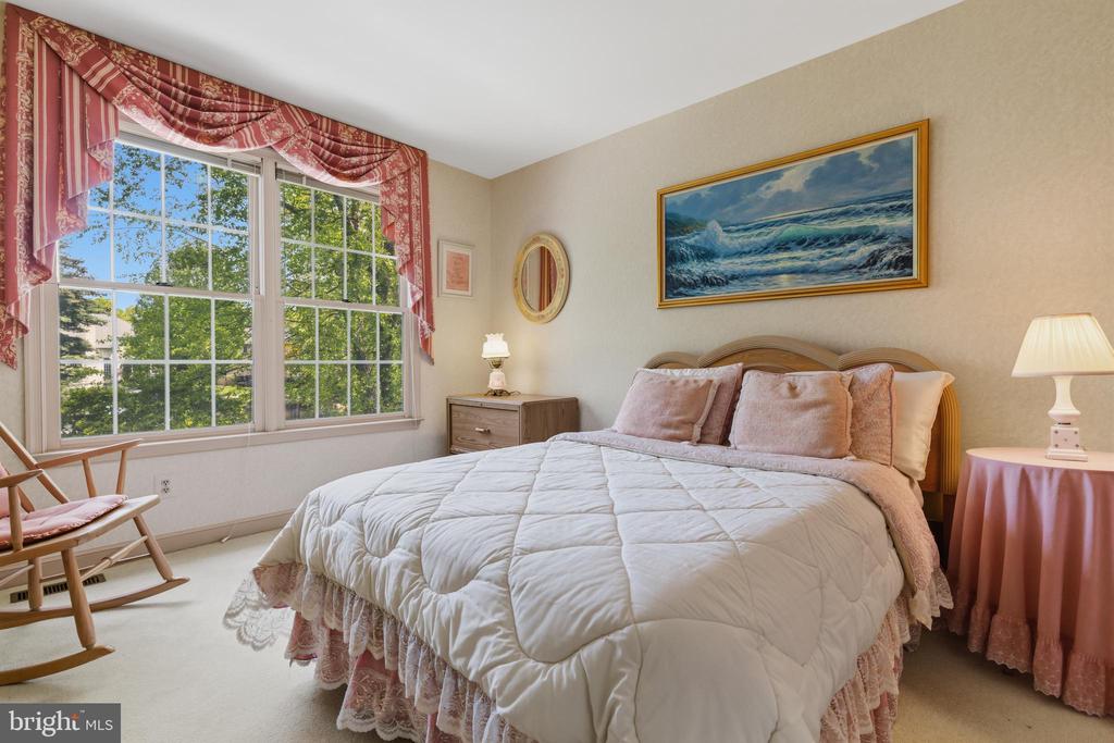 1112 ASHRIDGE COURT