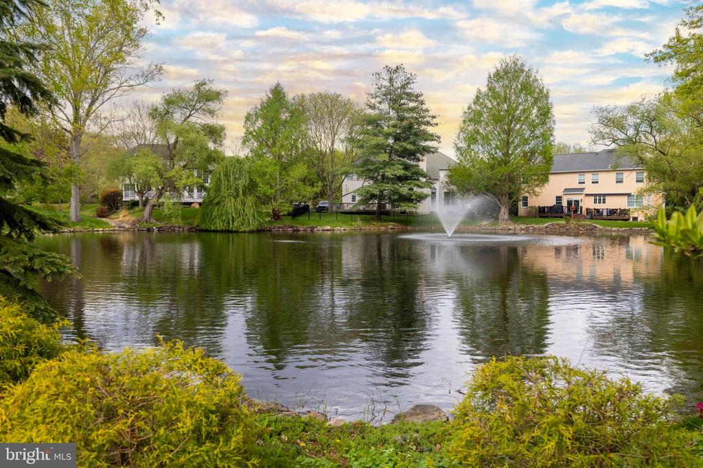 1112 ASHRIDGE COURT