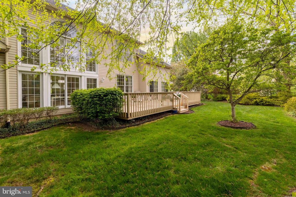 1112 ASHRIDGE COURT
