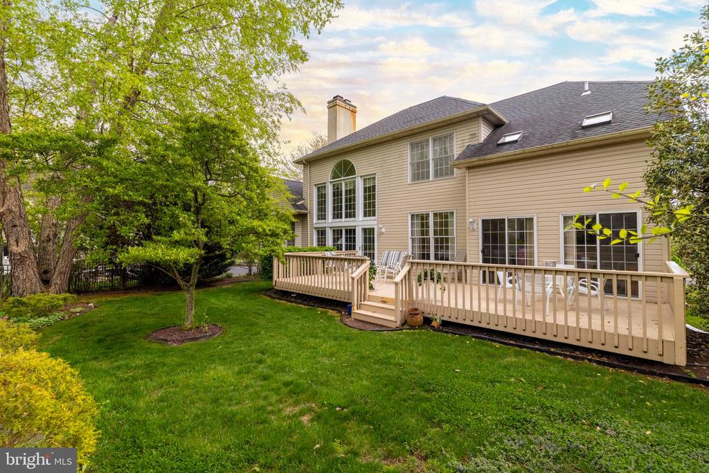 1112 ASHRIDGE COURT