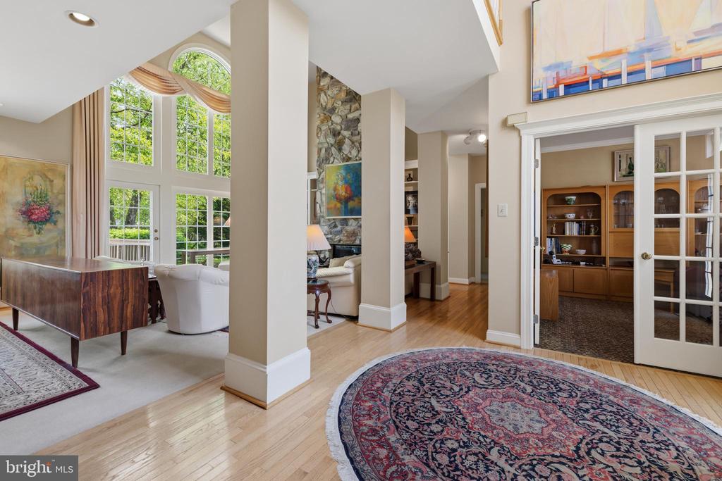 1112 ASHRIDGE COURT