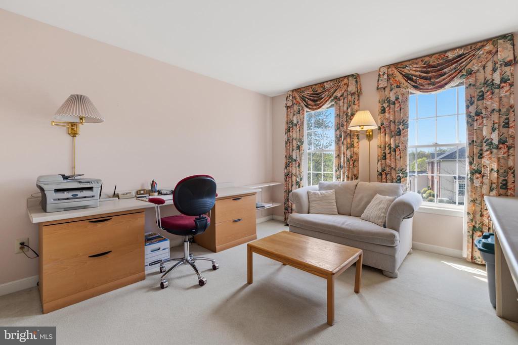 1112 ASHRIDGE COURT