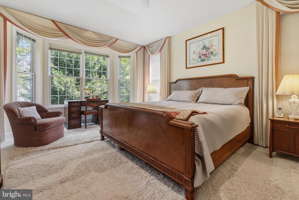 1112 ASHRIDGE COURT