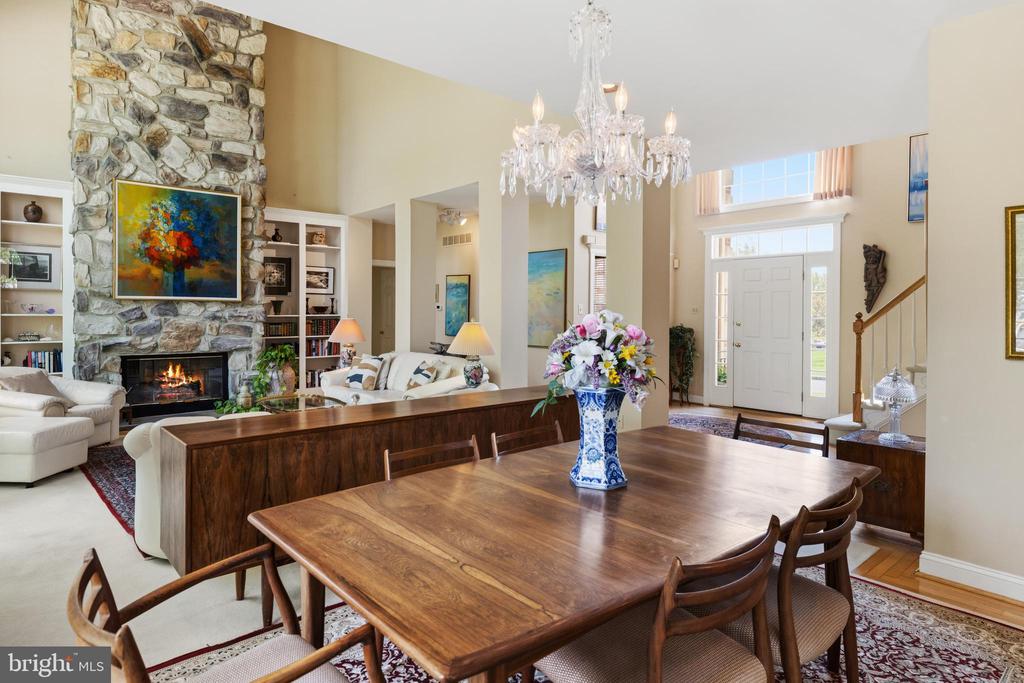1112 ASHRIDGE COURT