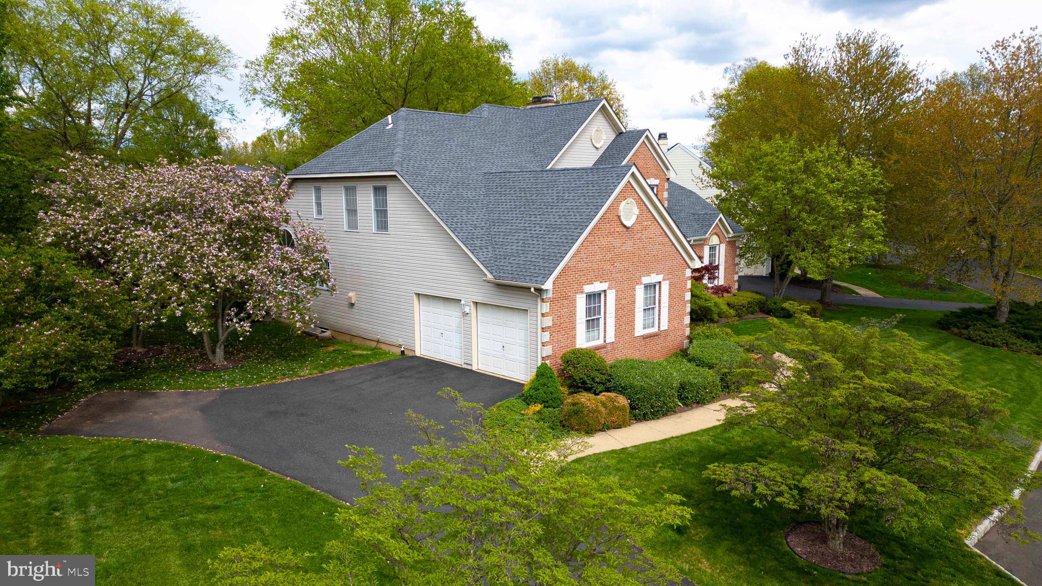 1112 ASHRIDGE COURT