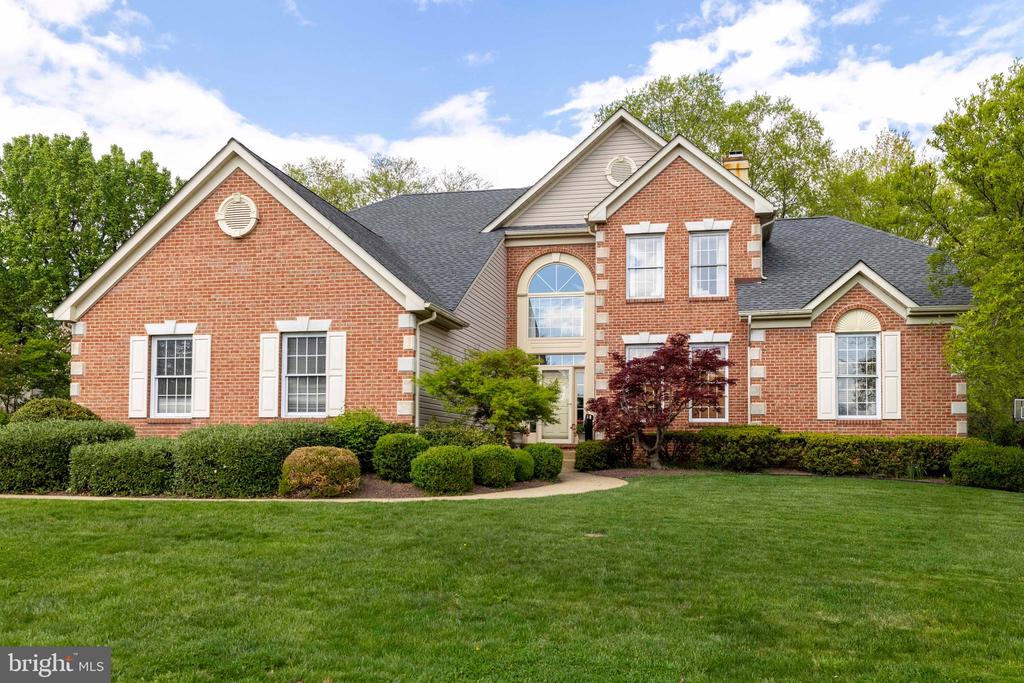 1112 ASHRIDGE COURT