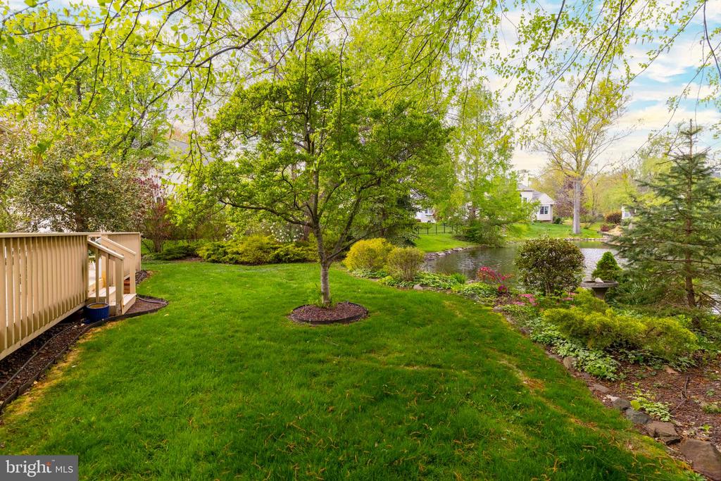 1112 ASHRIDGE COURT