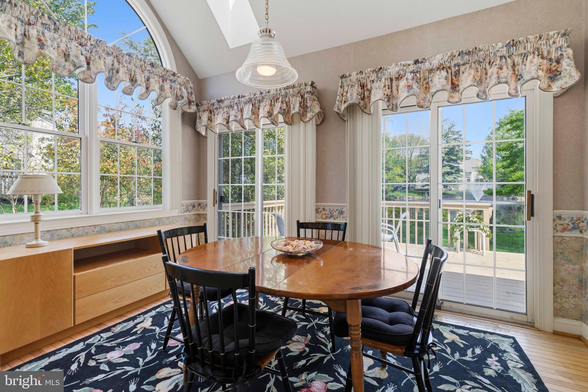 1112 ASHRIDGE COURT