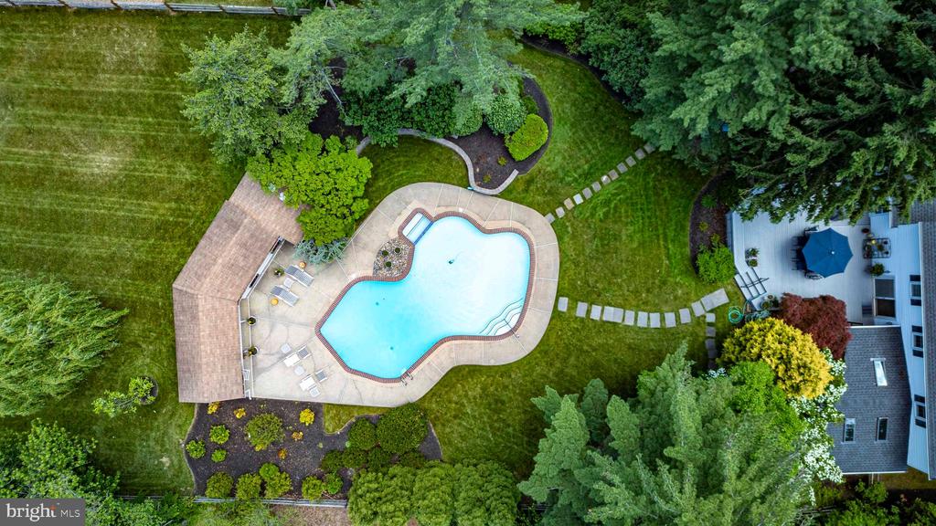 114 ROSEWOOD DRIVE