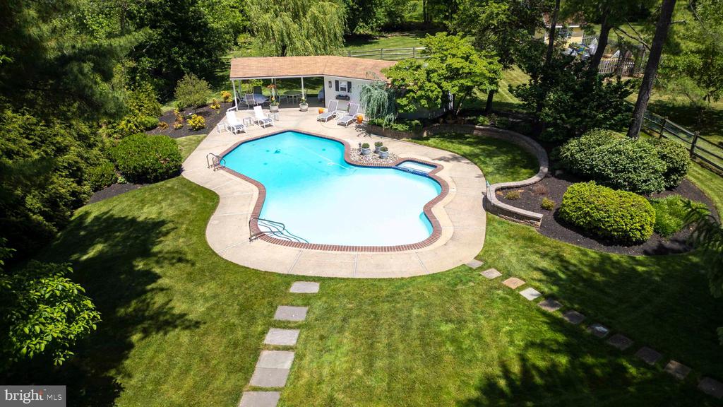 114 ROSEWOOD DRIVE