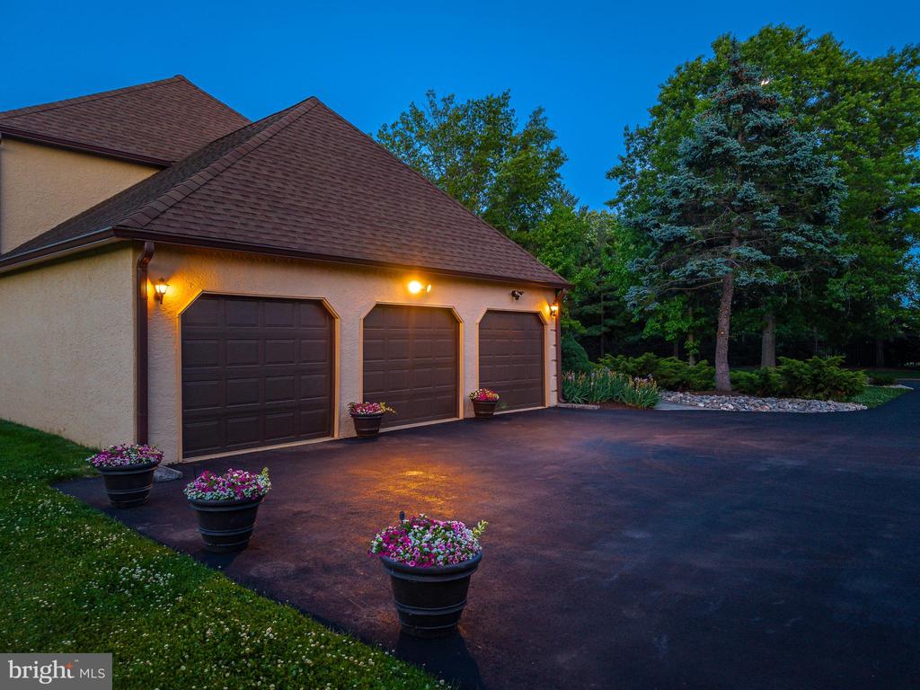 1321 TANGLEWOOD DRIVE