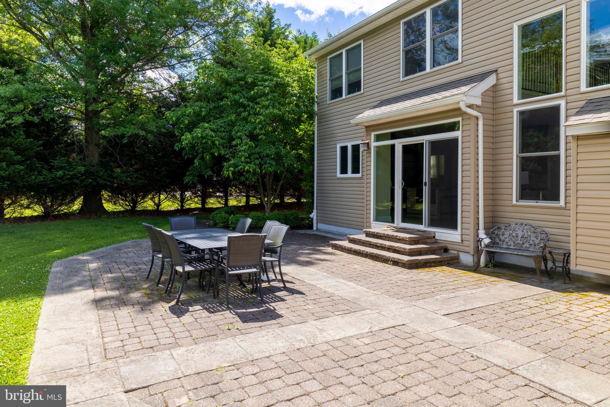6 SHEPHERDS WAY