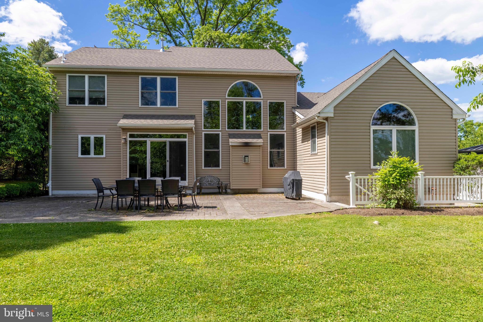 6 SHEPHERDS WAY