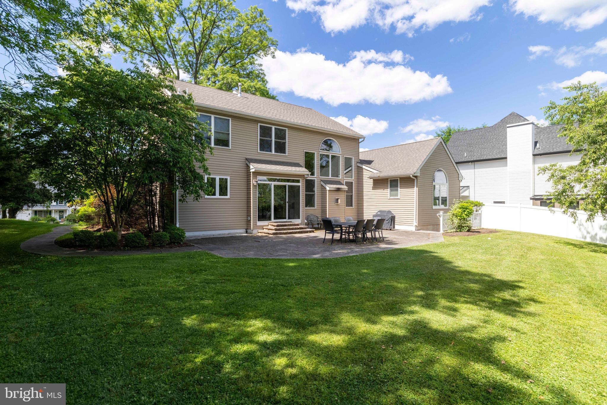 6 SHEPHERDS WAY