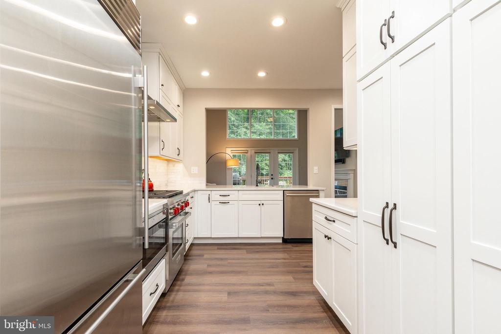 1060 TINTERN DRIVE