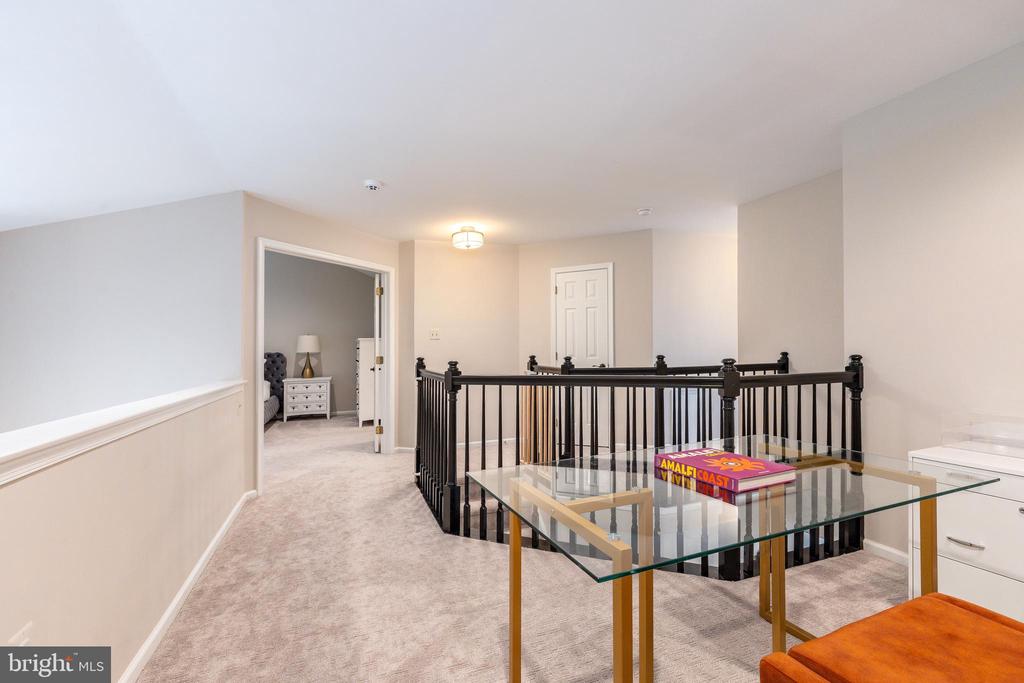 1060 TINTERN DRIVE