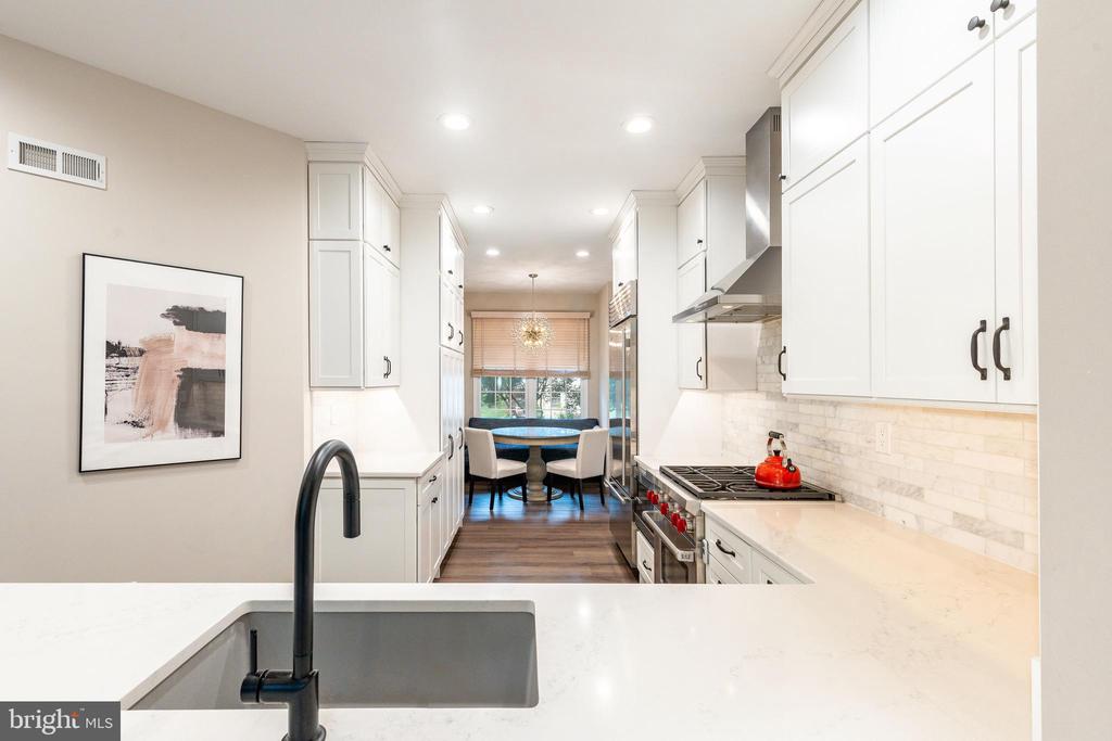 1060 TINTERN DRIVE