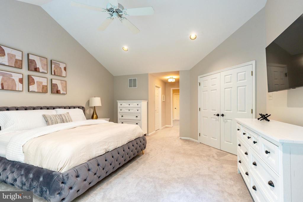 1060 TINTERN DRIVE