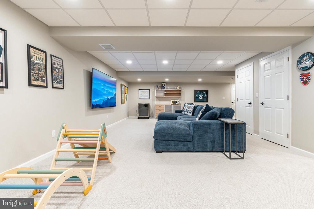 1060 TINTERN DRIVE