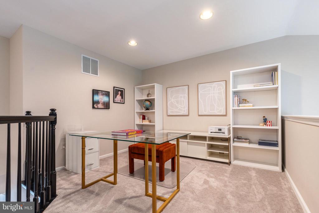 1060 TINTERN DRIVE