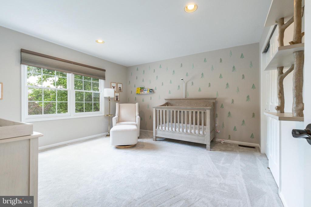 1060 TINTERN DRIVE