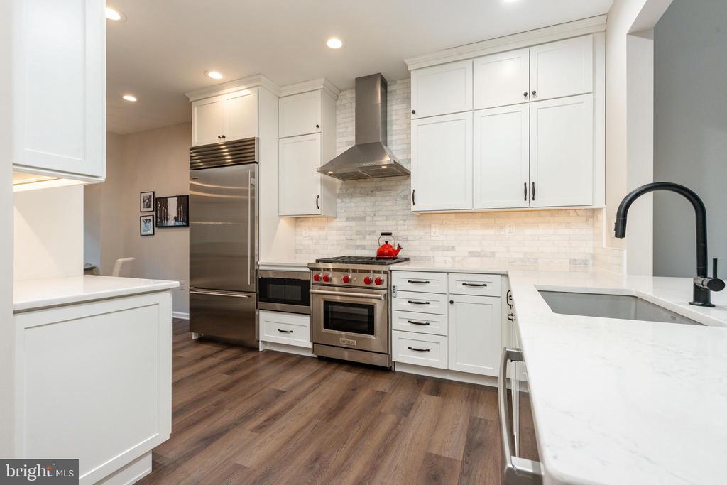 1060 TINTERN DRIVE