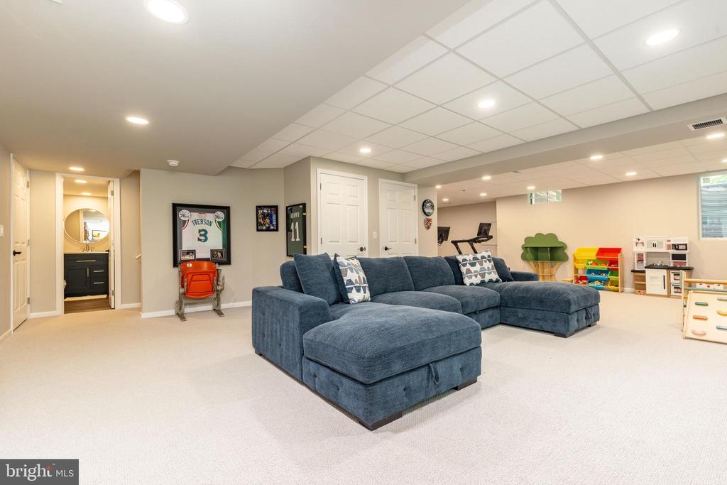 1060 TINTERN DRIVE