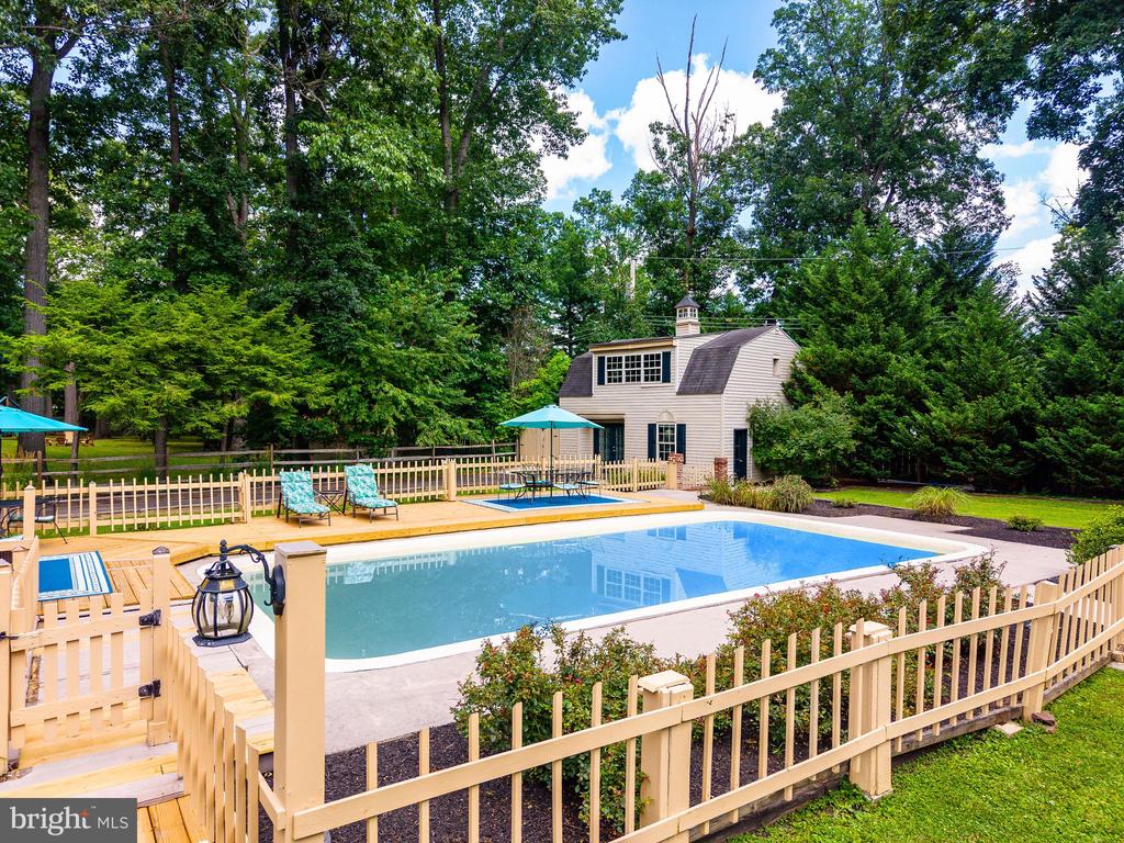 719 CEDAR HILL ROAD