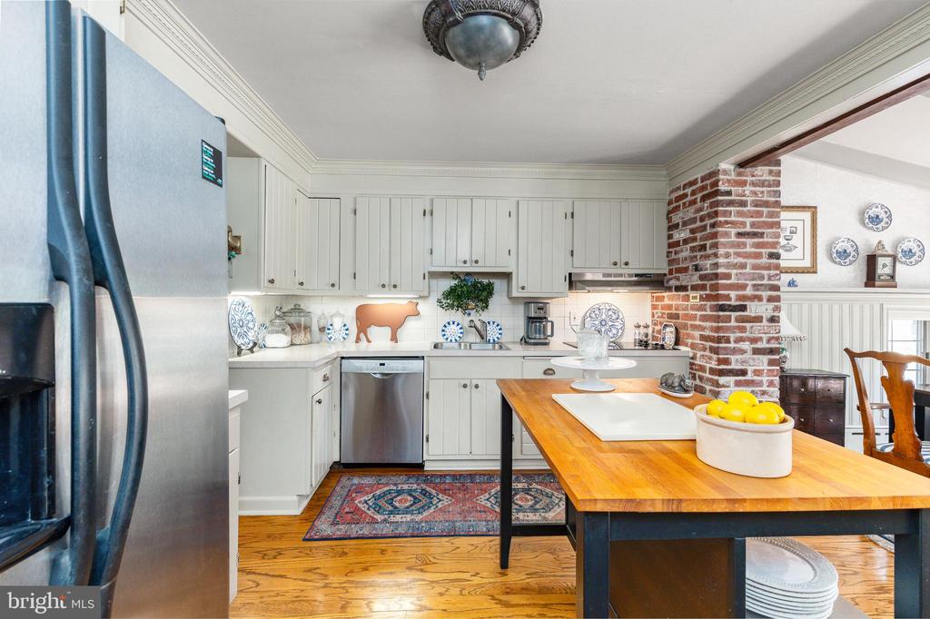 719 CEDAR HILL ROAD