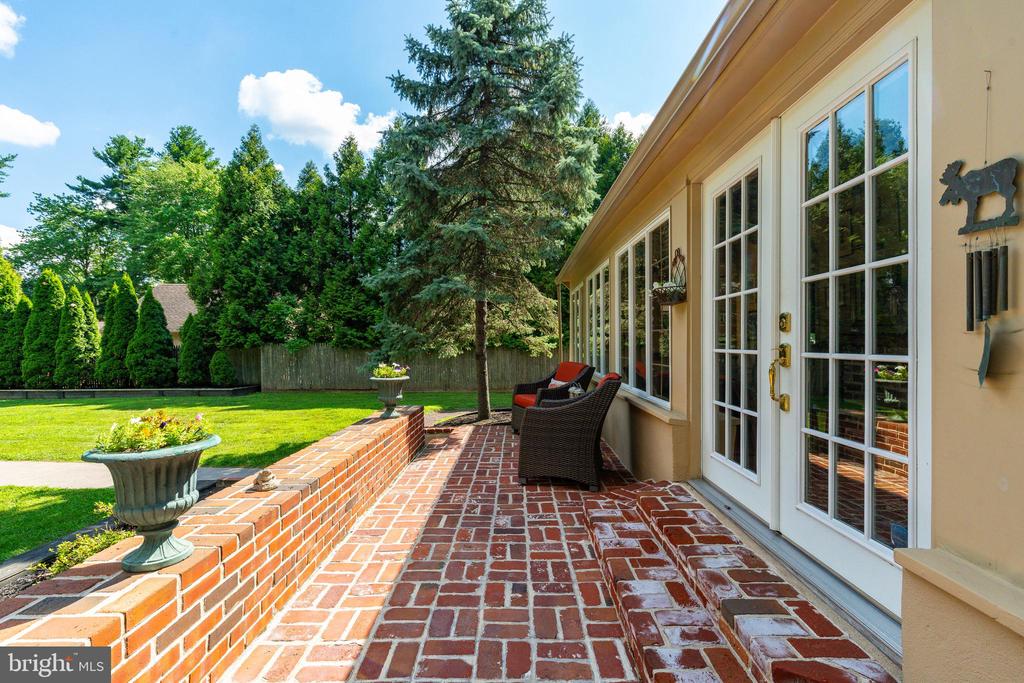 719 CEDAR HILL ROAD