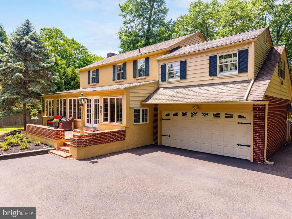 719 CEDAR HILL ROAD