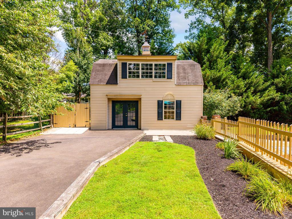 719 CEDAR HILL ROAD