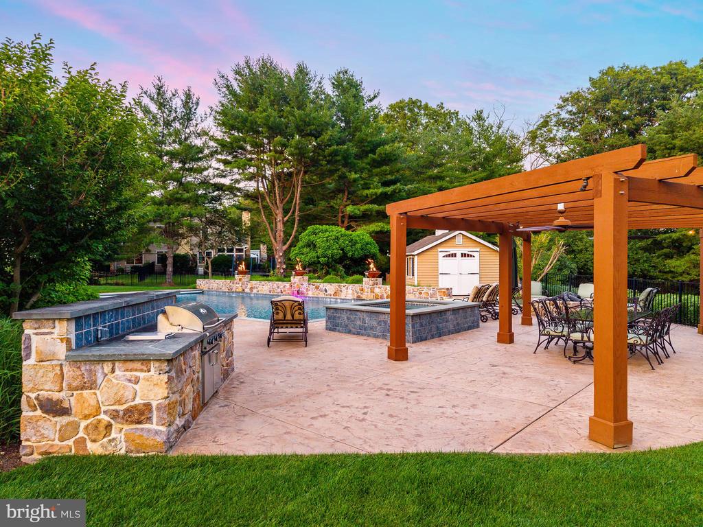 504 HOBBY HORSE HILL