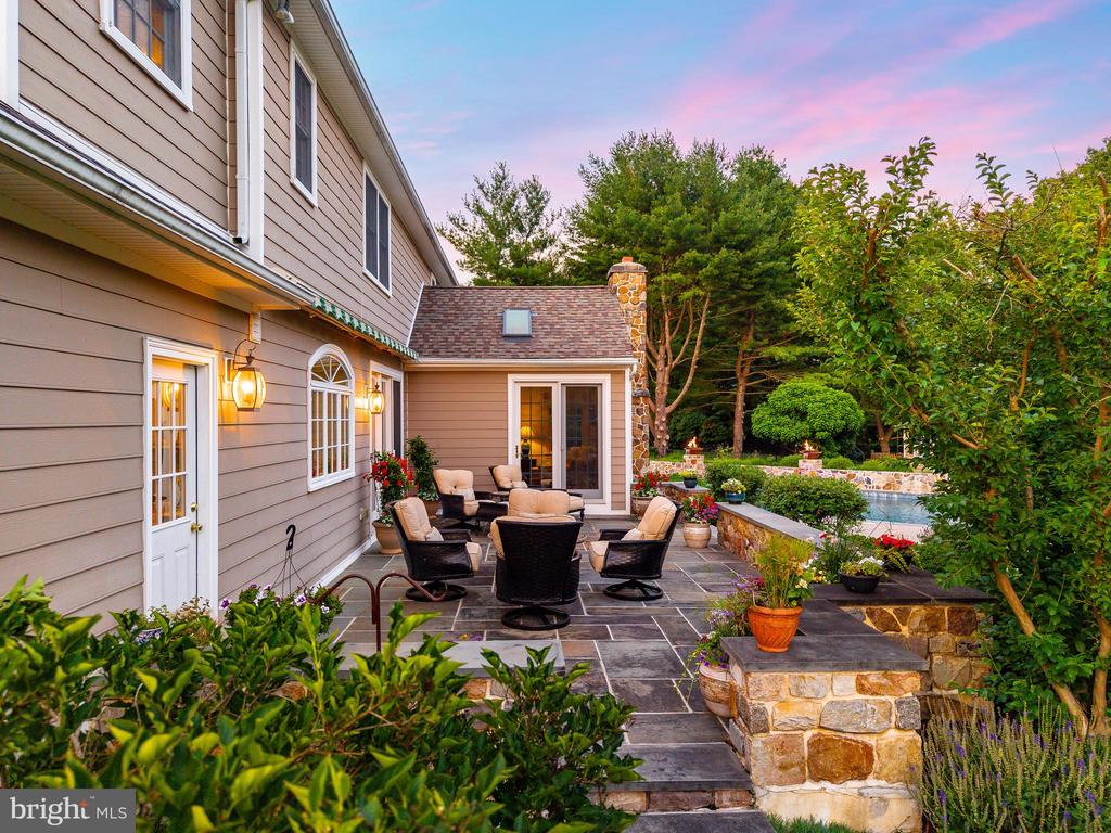 504 HOBBY HORSE HILL