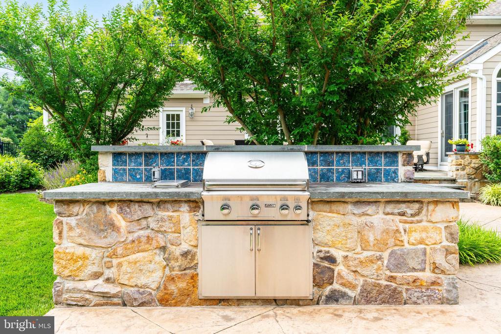 504 HOBBY HORSE HILL